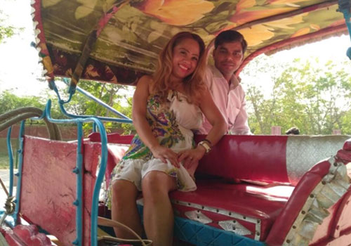Tonga Ride Taj Day Package